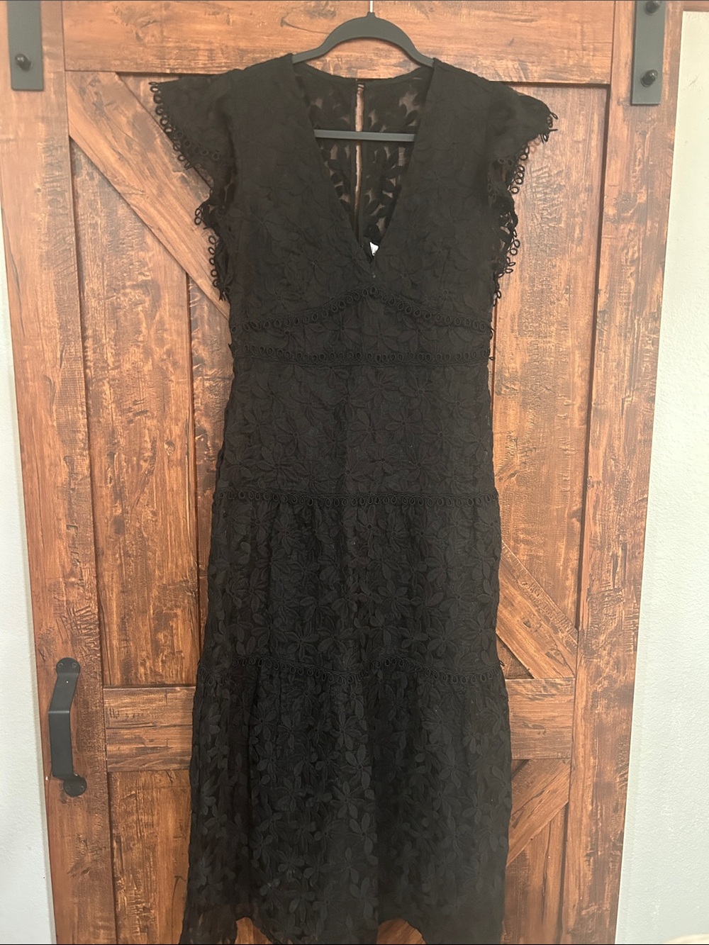 Lost + Wander Black Lace V-Neck Tiered Midi Dress